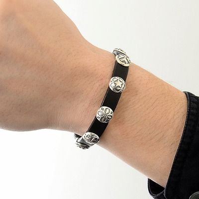 レザーブレスレット