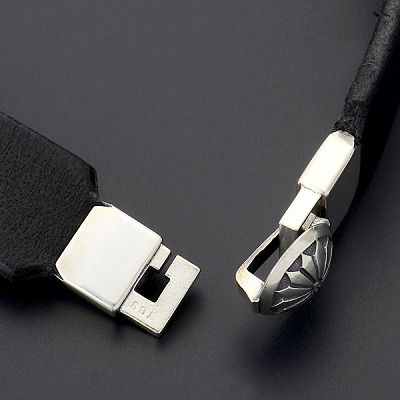 レザーブレスレット