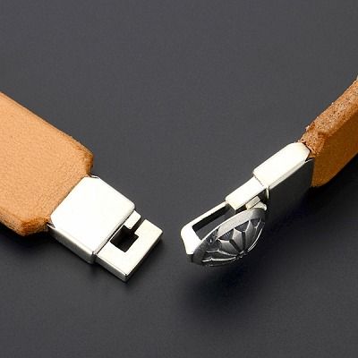 レザーブレスレット