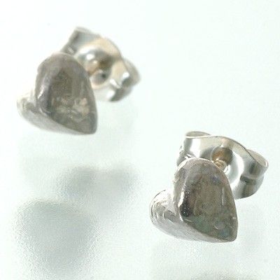 シルバースタッドピアス