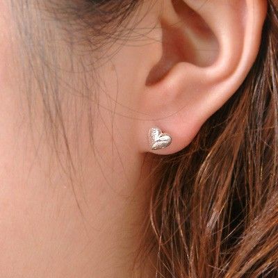 シルバースタッドピアス