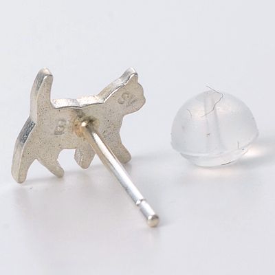 シルバースタッドピアス