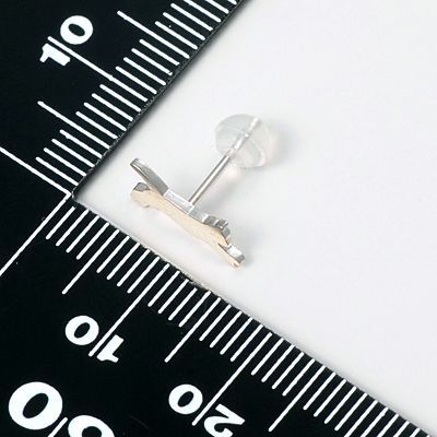 シルバースタッドピアス