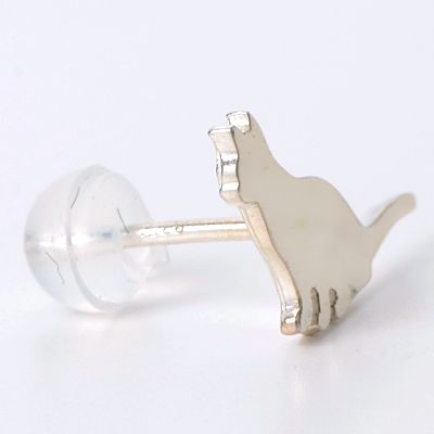 シルバースタッドピアス