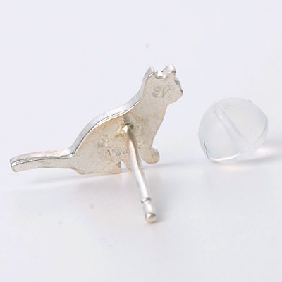 シルバースタッドピアス