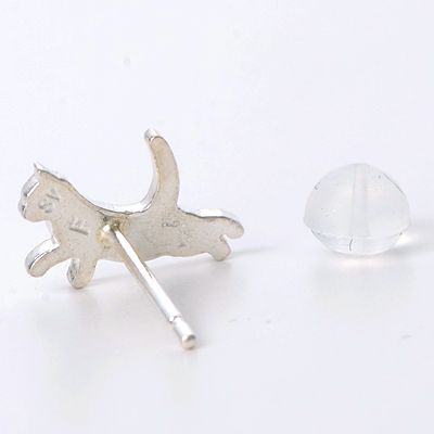 シルバースタッドピアス