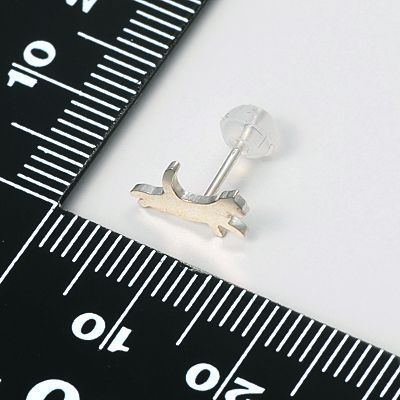 シルバースタッドピアス