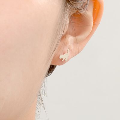 シルバースタッドピアス