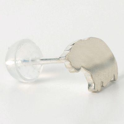 シルバースタッドピアス