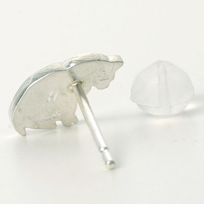 シルバースタッドピアス