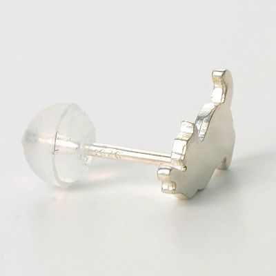 シルバースタッドピアス