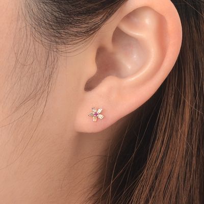 シルバースタッドピアス