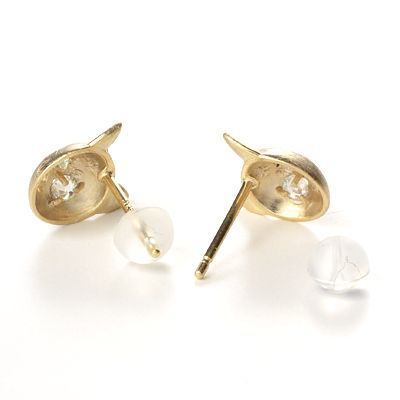 シルバースタッドピアス