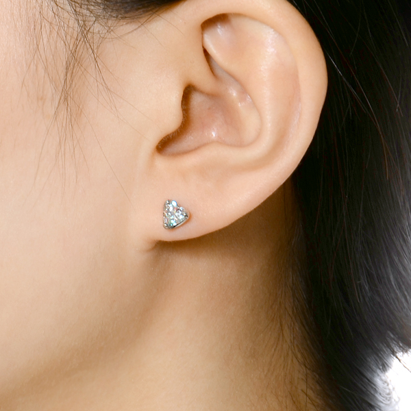 シルバースタッドピアス