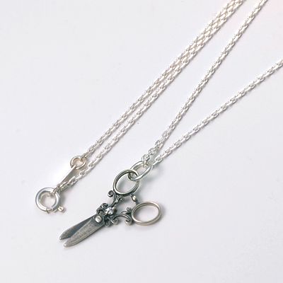 チェーンネックレス