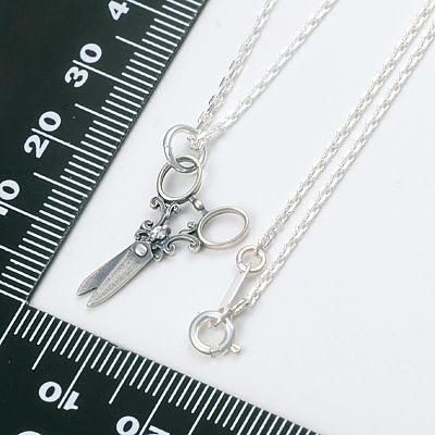 チェーンネックレス