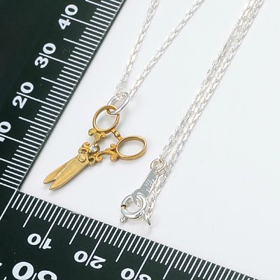 チェーンネックレス