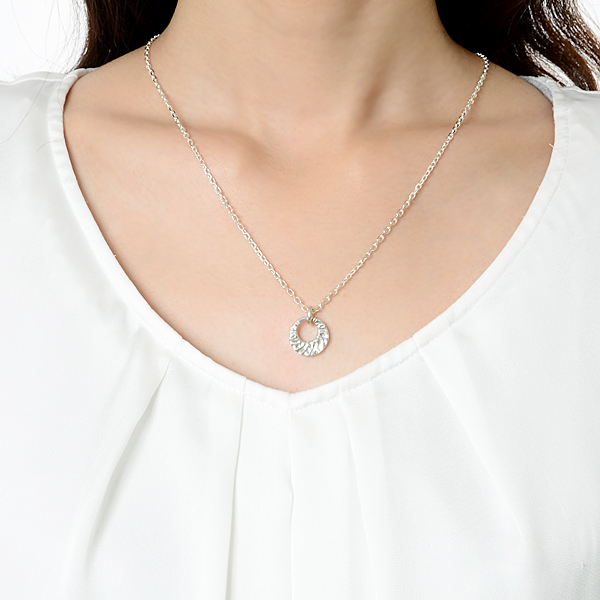 シルバーネックレス