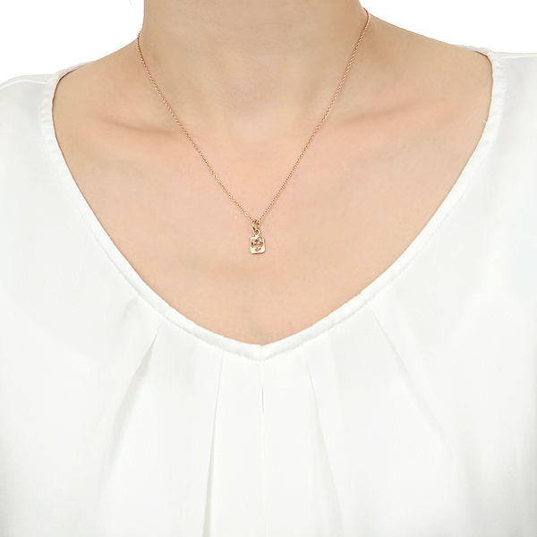 ピンクゴールドネックレス