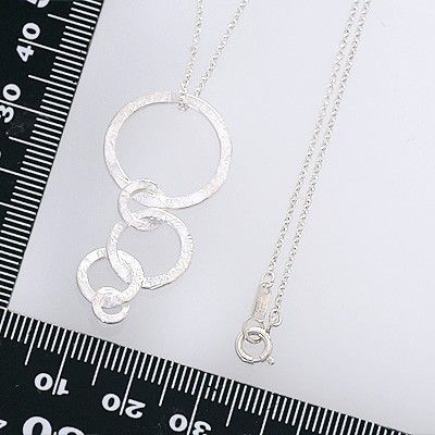 シルバーネックレス