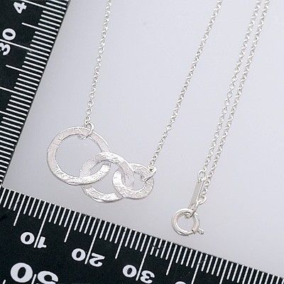 シルバーネックレス