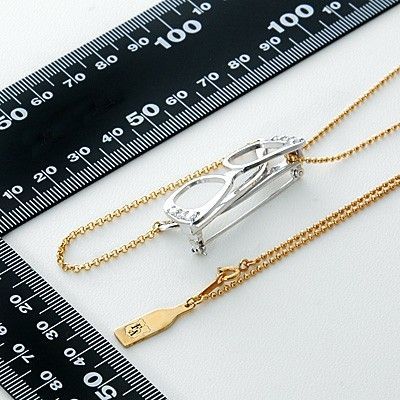 シルバーブローチ