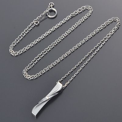 シルバーネックレス