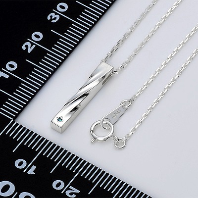 シルバーネックレス