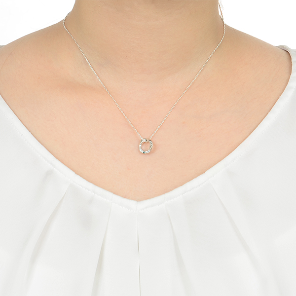 シルバーネックレス