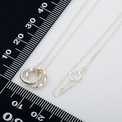 シルバーネックレス