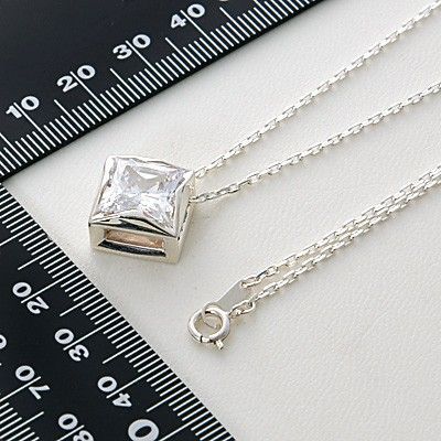 シルバーネックレス