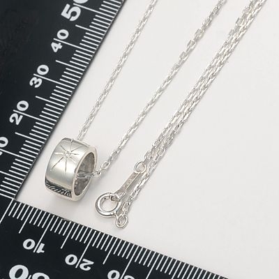 シルバーネックレス