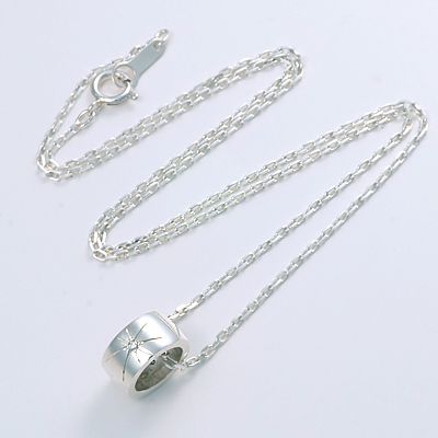 シルバーネックレス