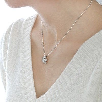 シルバーネックレス