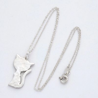 シルバーネックレス