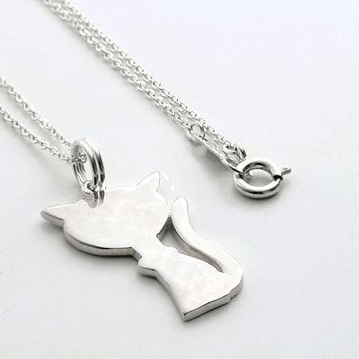 シルバーネックレス