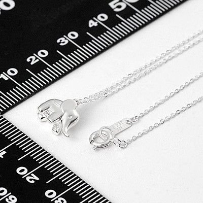 シルバーネックレス