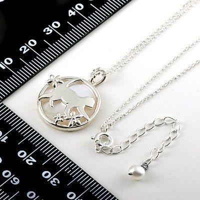 シルバーネックレス