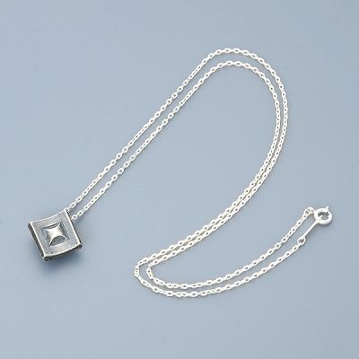 シルバーネックレス