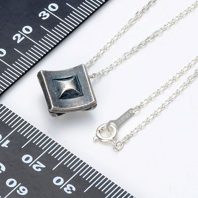 シルバーネックレス
