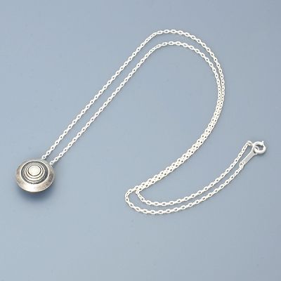 シルバーネックレス