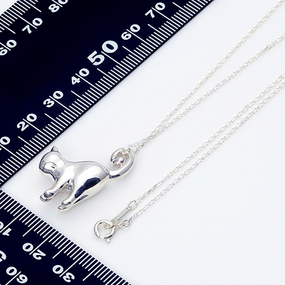 シルバーネックレス