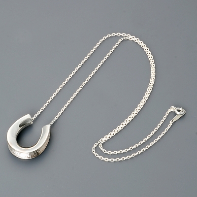 シルバーネックレス