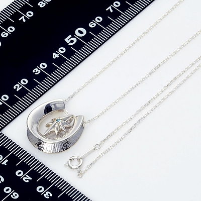 シルバーネックレス