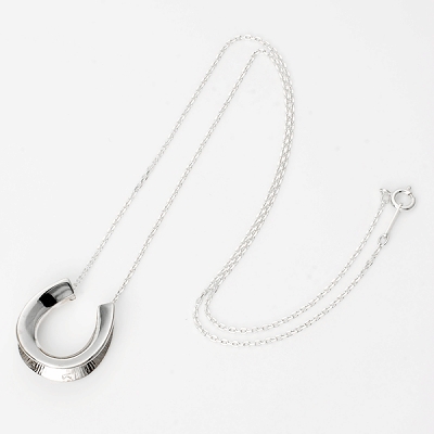 シルバーネックレス