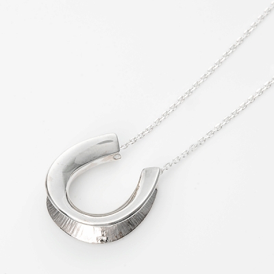 シルバーネックレス