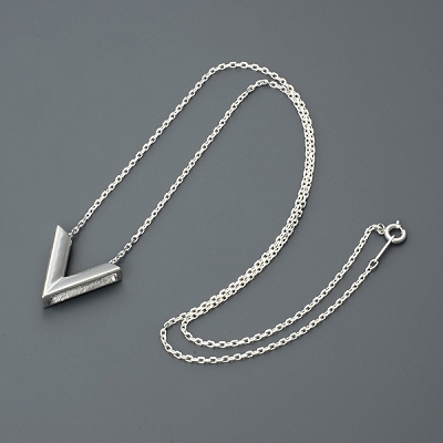 シルバーネックレス