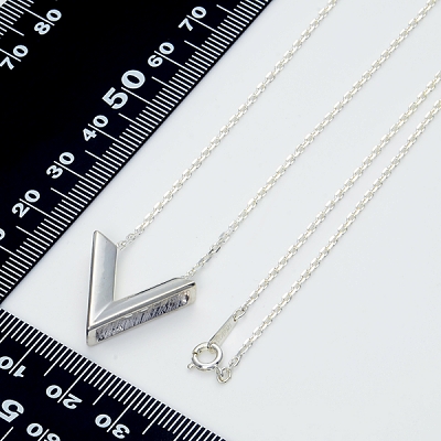 シルバーネックレス