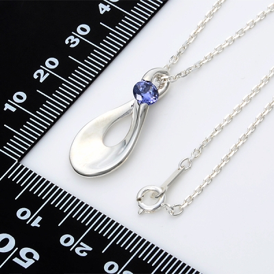 シルバーネックレス