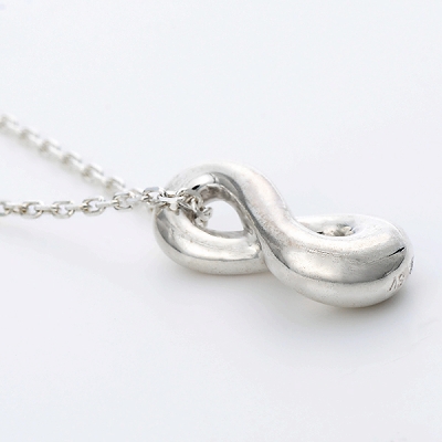 シルバーネックレス